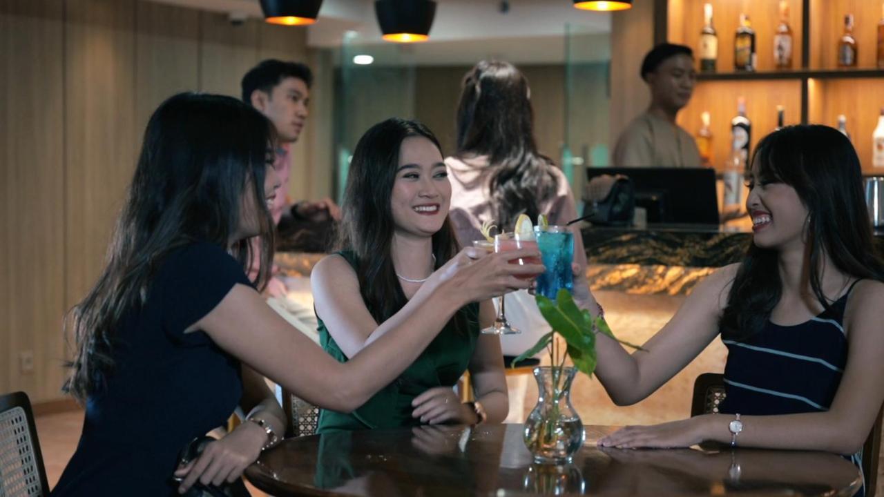 Dream Of Aventus Hotel Kuta Кута Экстерьер фото