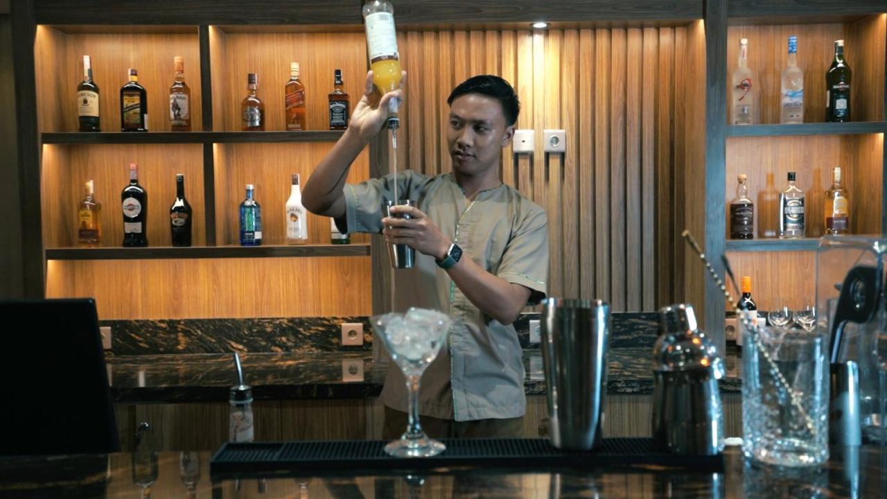Dream Of Aventus Hotel Kuta Кута Экстерьер фото