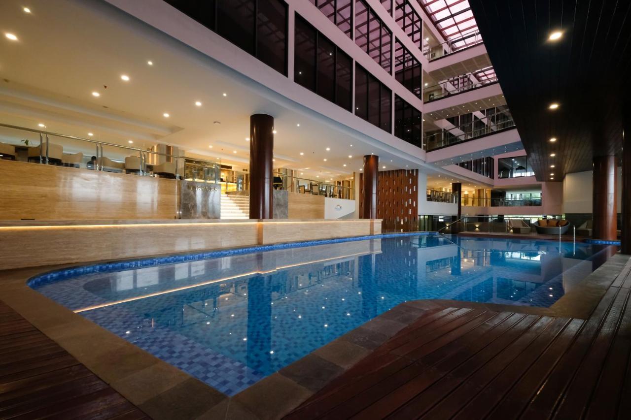 Dream Of Aventus Hotel Kuta Кута Экстерьер фото